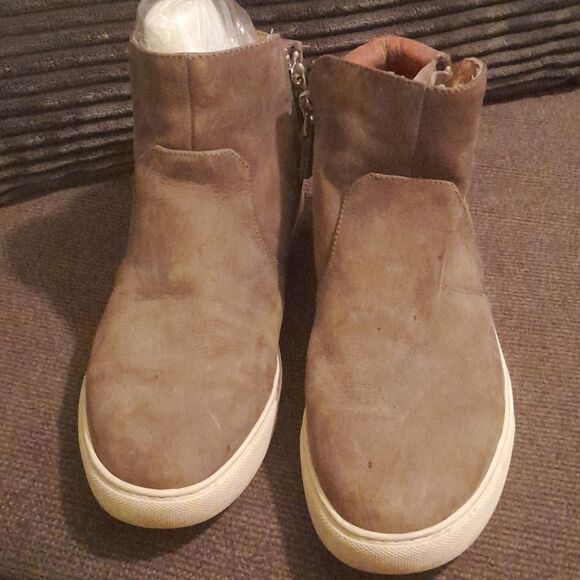 🤠Gentle Souls By Kenneth Cole Suede High-Top Sneakers Women's Size 9 - Picture 1 of 8